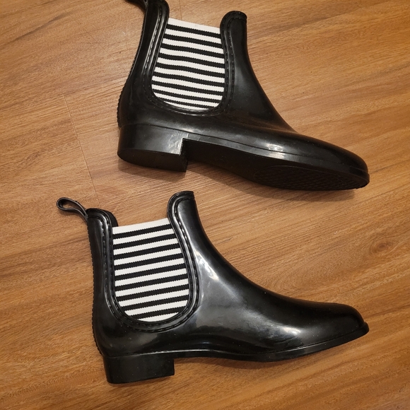 Chelsea Rainboots - Picture 2 of 3